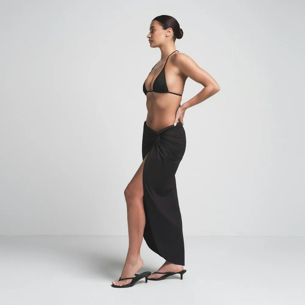 B3. NWT SKIMS SWIM SARONG SKIRT IN ONYX